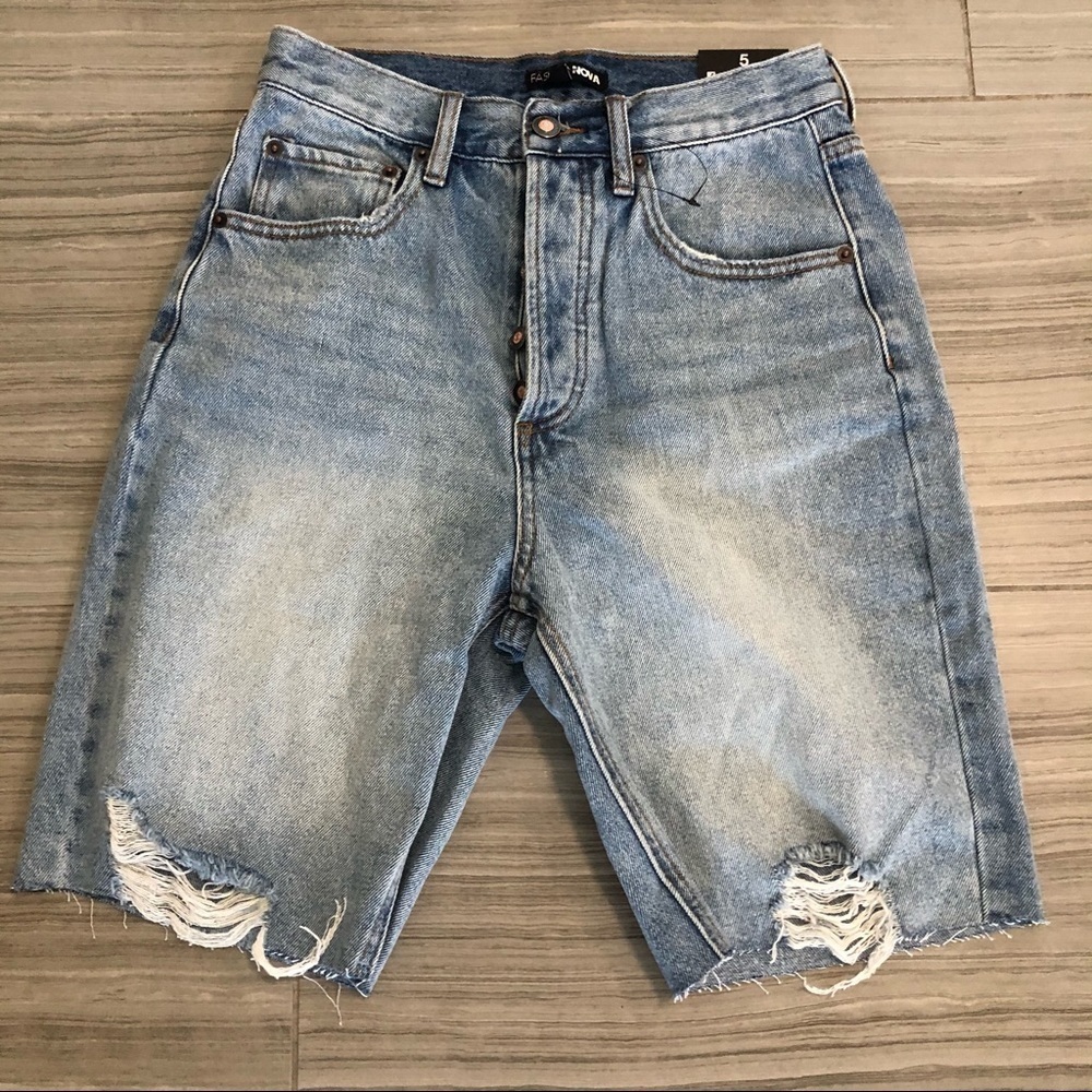 🔸Fashion Nova Denim Shorts 🔸